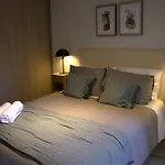 Hom I Comodo Studio 2Pax En Calle Carmen Santiago